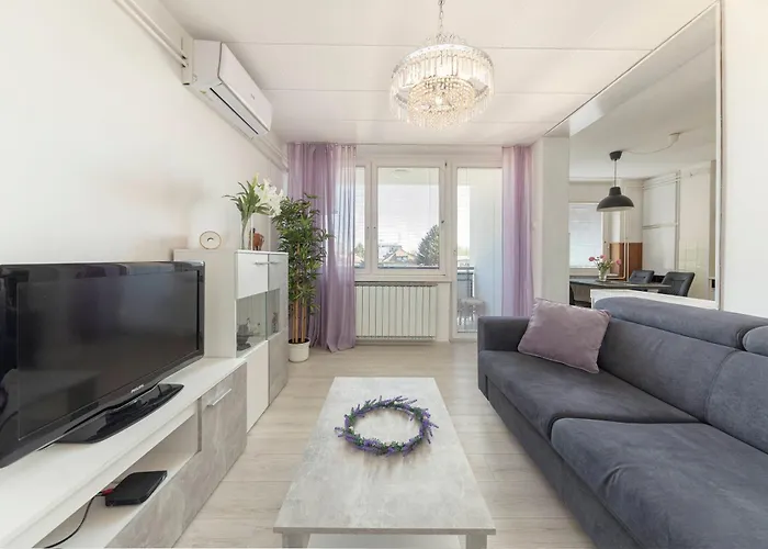 Bh Rose Apartment