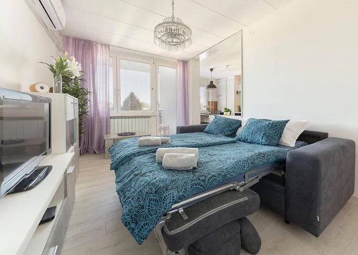 Bh Rose Apartment