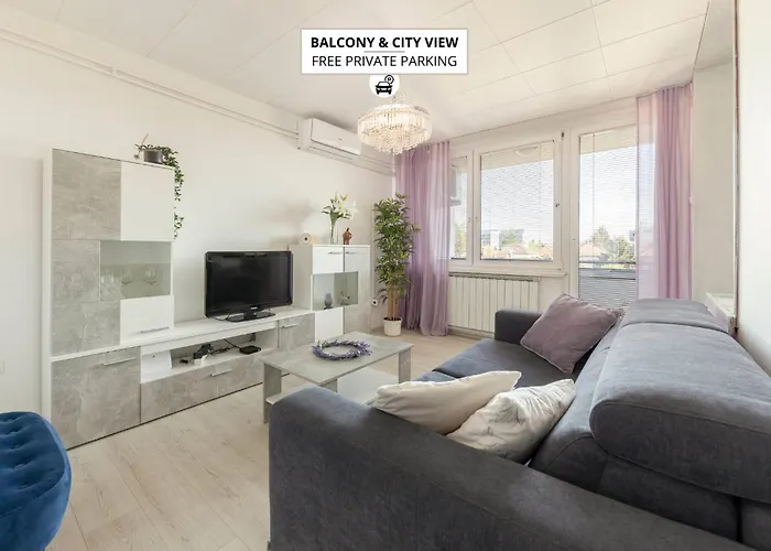 Bh Rose Apartment